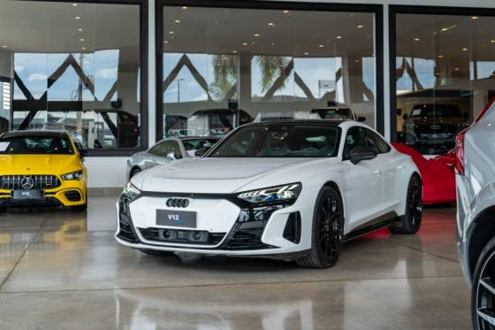 AUDI RS E-TRON GT ELÉTRICO QUATTRO AUDI RS E-TRON GT ELÉTRICO QUATTRO